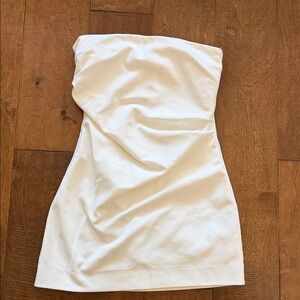 Elegant White Strapless Dress